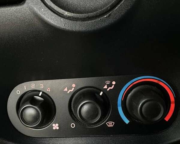 Білий Даф XF 105, об'ємом двигуна 12.9 л та пробігом 850 тис. км за 16500 $, фото 4 на Automoto.ua