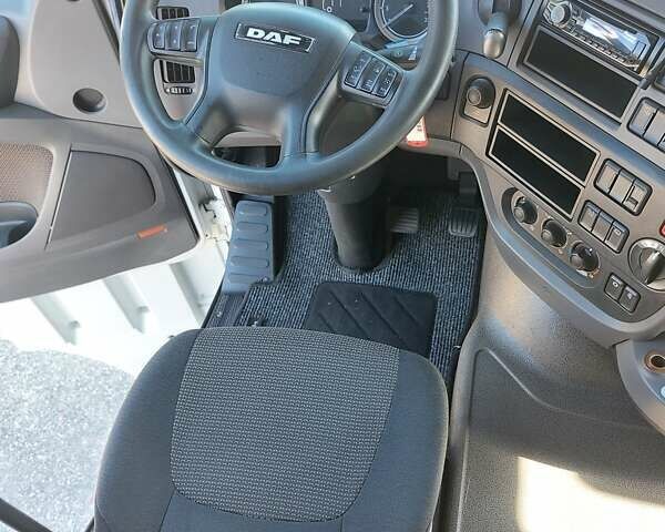 Белый Даф XF 105, объемом двигателя 12.9 л и пробегом 560 тыс. км за 29909 $, фото 16 на Automoto.ua