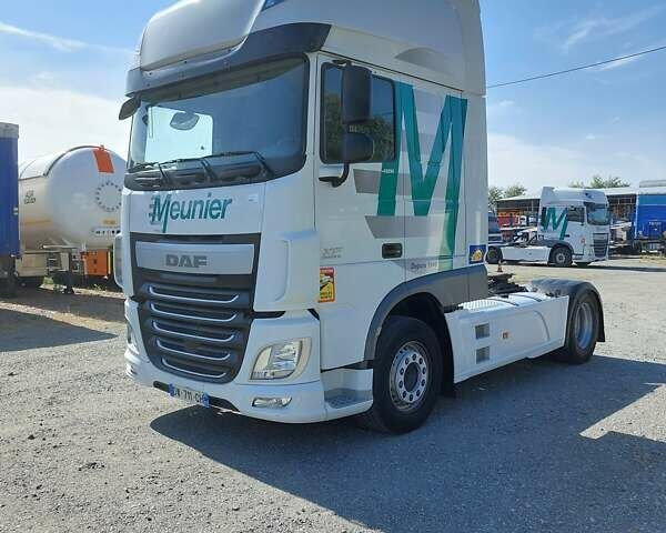 Белый Даф XF 105, объемом двигателя 12.9 л и пробегом 560 тыс. км за 29909 $, фото 4 на Automoto.ua