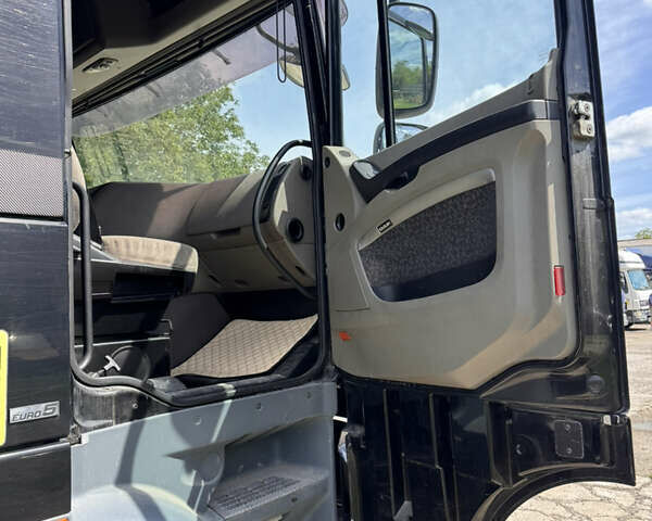 Черный Даф XF 105, объемом двигателя 12.9 л и пробегом 750 тыс. км за 12500 $, фото 5 на Automoto.ua