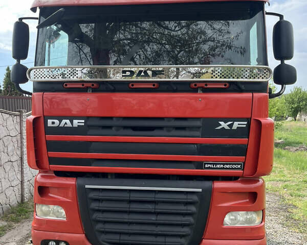 Красный Даф XF 105, объемом двигателя 0 л и пробегом 180 тыс. км за 14500 $, фото 2 на Automoto.ua