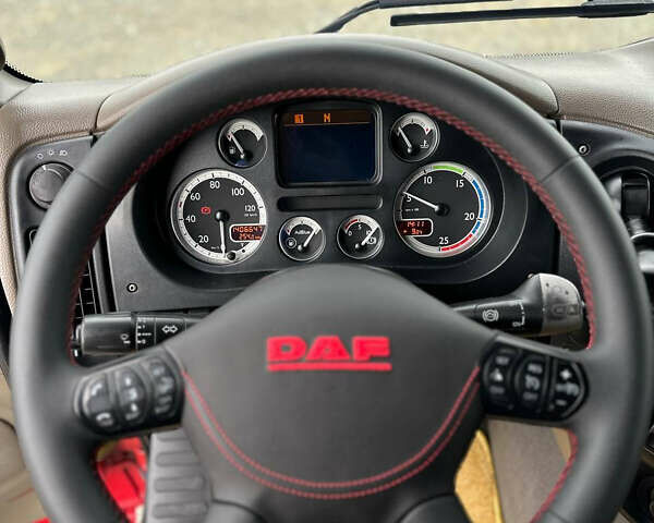 Красный Даф XF 105, объемом двигателя 12.9 л и пробегом 1 тыс. км за 12000 $, фото 5 на Automoto.ua