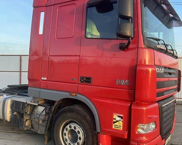Красный Даф XF 105, объемом двигателя 12.9 л и пробегом 1 тыс. км за 11000 $, фото 2 на Automoto.ua