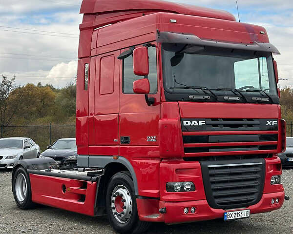 Красный Даф XF 105, объемом двигателя 12.9 л и пробегом 1 тыс. км за 12000 $, фото 1 на Automoto.ua