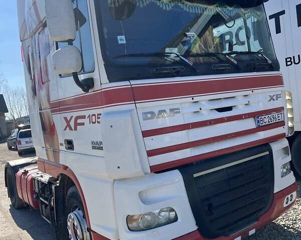 Красный Даф XF 105, объемом двигателя 12.9 л и пробегом 200 тыс. км за 10000 $, фото 2 на Automoto.ua