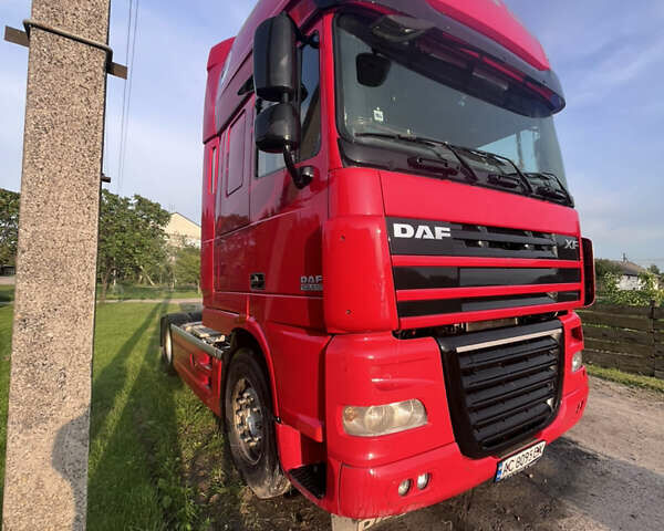 Красный Даф XF 105, объемом двигателя 12.9 л и пробегом 1000 тыс. км за 15000 $, фото 2 на Automoto.ua