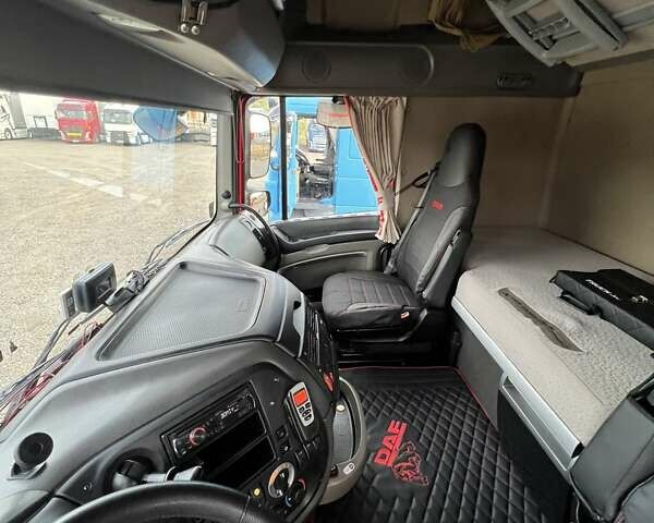 Красный Даф XF 105, объемом двигателя 12.9 л и пробегом 400 тыс. км за 14800 $, фото 3 на Automoto.ua