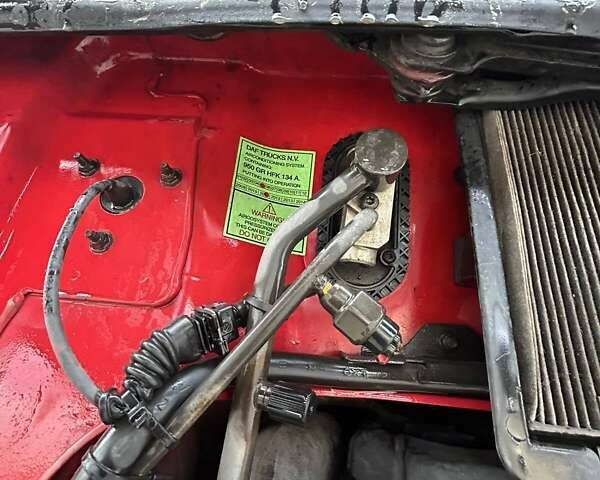 Червоний Даф XF 105, об'ємом двигуна 12 л та пробігом 950 тис. км за 10500 $, фото 3 на Automoto.ua