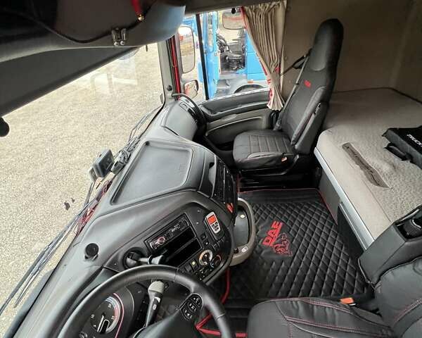 Красный Даф XF 105, объемом двигателя 12.9 л и пробегом 400 тыс. км за 14800 $, фото 2 на Automoto.ua