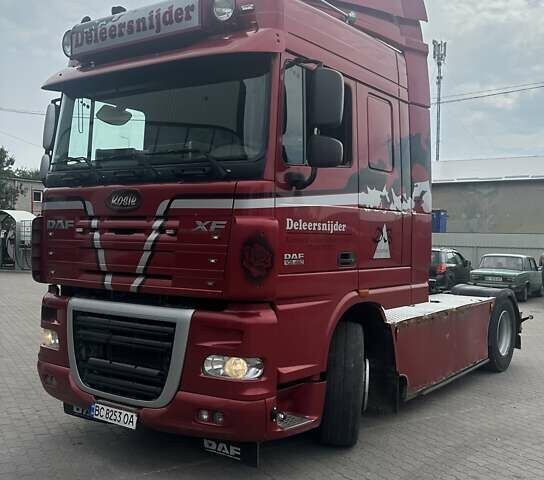 Красный Даф XF 105, объемом двигателя 12.9 л и пробегом 976 тыс. км за 15500 $, фото 1 на Automoto.ua
