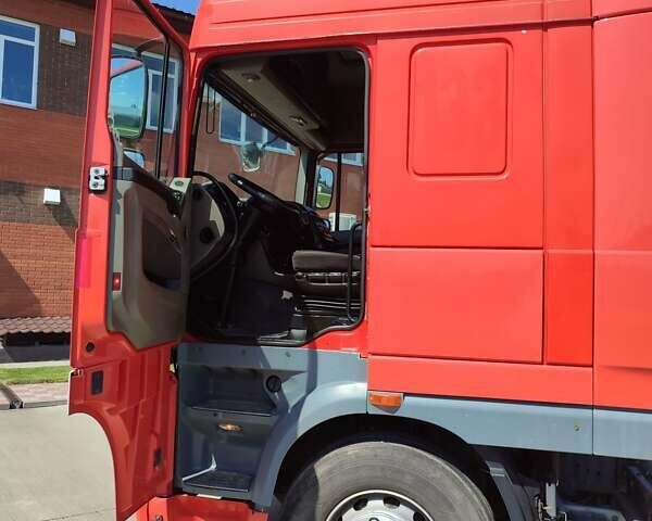 Красный Даф XF 105, объемом двигателя 12.9 л и пробегом 999 тыс. км за 15000 $, фото 4 на Automoto.ua