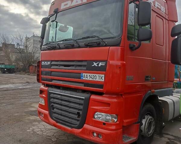 Красный Даф XF 105, объемом двигателя 12.9 л и пробегом 1 тыс. км за 12400 $, фото 3 на Automoto.ua