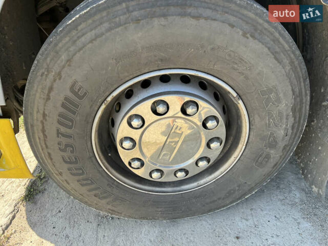 Желтый Даф XF 105, объемом двигателя 12.9 л и пробегом 900 тыс. км за 17500 $, фото 4 на Automoto.ua