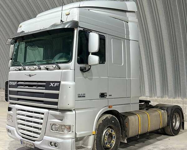 Серый Даф XF 105, объемом двигателя 12.9 л и пробегом 2 тыс. км за 9500 $, фото 4 на Automoto.ua