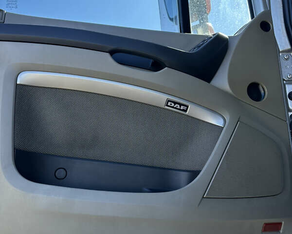 Серый Даф XF 105, объемом двигателя 12.9 л и пробегом 900 тыс. км за 13100 $, фото 14 на Automoto.ua