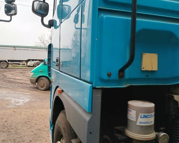 Синий Даф XF 105, объемом двигателя 12.9 л и пробегом 1000 тыс. км за 12000 $, фото 1 на Automoto.ua