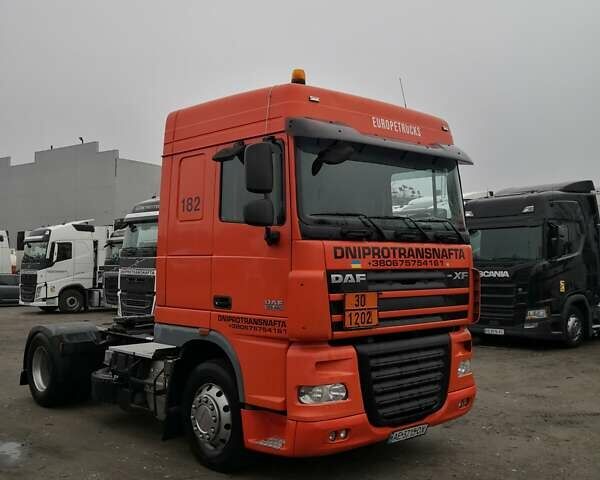 Помаранчевий Даф XF 105, об'ємом двигуна 12.9 л та пробігом 101 тис. км за 16800 $, фото 2 на Automoto.ua