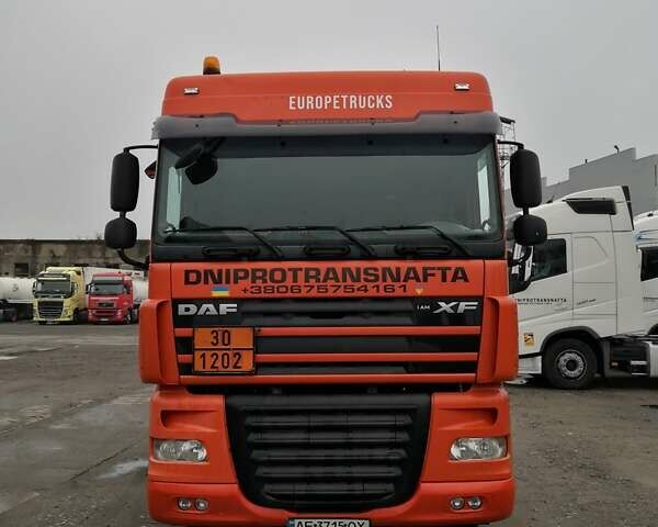 Помаранчевий Даф XF 105, об'ємом двигуна 12.9 л та пробігом 101 тис. км за 16800 $, фото 1 на Automoto.ua