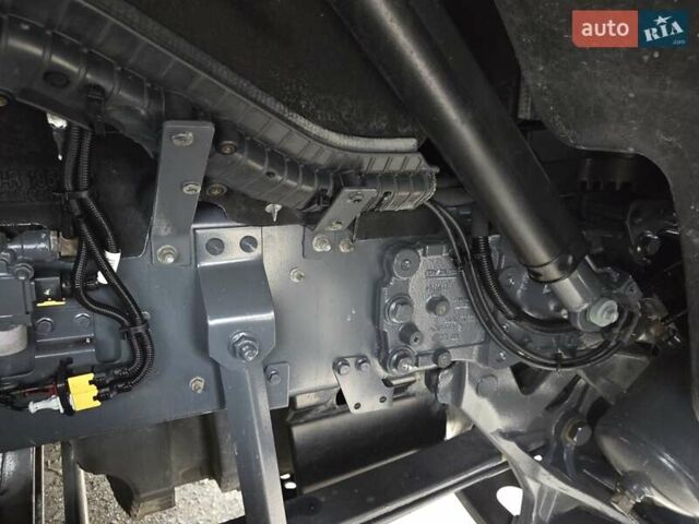 Білий Даф XF 106, об'ємом двигуна 12.9 л та пробігом 470 тис. км за 18500 $, фото 12 на Automoto.ua