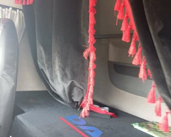 Білий Даф XF 106, об'ємом двигуна 0 л та пробігом 700 тис. км за 24500 $, фото 4 на Automoto.ua