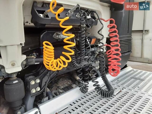 Белый Даф XF 106, объемом двигателя 12.9 л и пробегом 953 тыс. км за 19000 $, фото 3 на Automoto.ua