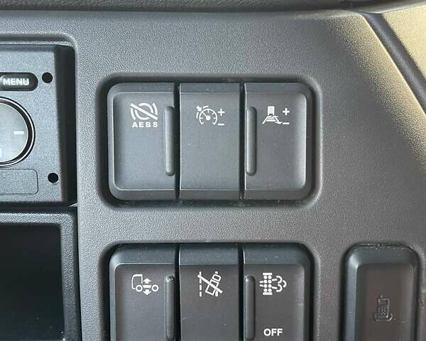 Белый Даф XF 106, объемом двигателя 12.9 л и пробегом 782 тыс. км за 23900 $, фото 23 на Automoto.ua