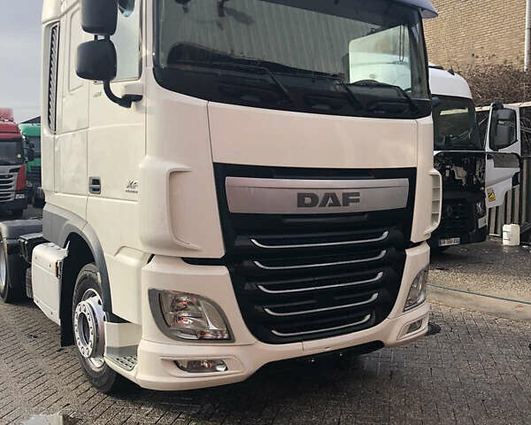 Белый Даф XF 106, объемом двигателя 12.9 л и пробегом 780 тыс. км за 32000 $, фото 1 на Automoto.ua