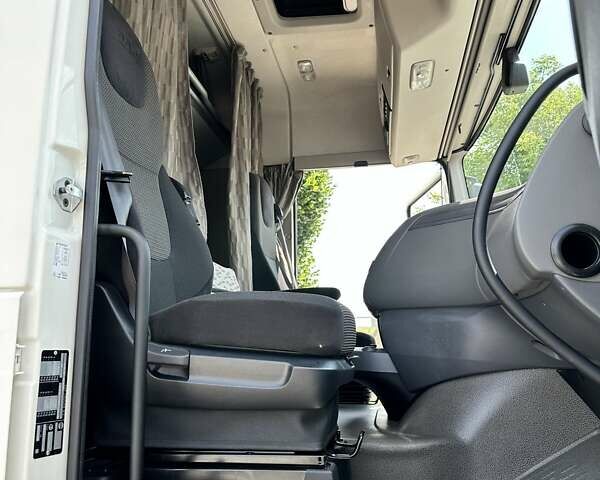Белый Даф XF 106, объемом двигателя 12.9 л и пробегом 750 тыс. км за 22000 $, фото 14 на Automoto.ua