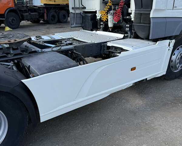 Белый Даф XF 106, объемом двигателя 12.9 л и пробегом 800 тыс. км за 26999 $, фото 15 на Automoto.ua