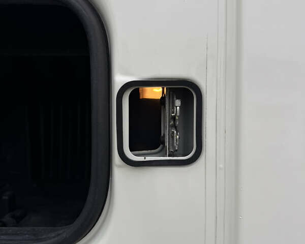 Білий Даф XF 106, об'ємом двигуна 12.9 л та пробігом 609 тис. км за 33800 $, фото 24 на Automoto.ua