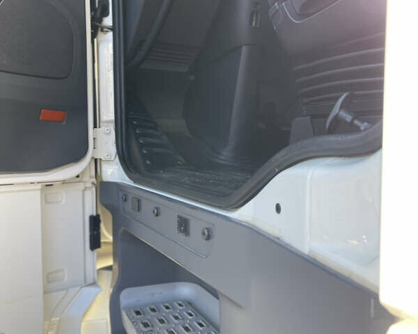 Білий Даф XF 106, об'ємом двигуна 12.9 л та пробігом 834 тис. км за 25600 $, фото 22 на Automoto.ua