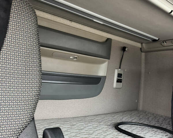 Білий Даф XF 106, об'ємом двигуна 12.9 л та пробігом 657 тис. км за 32000 $, фото 28 на Automoto.ua