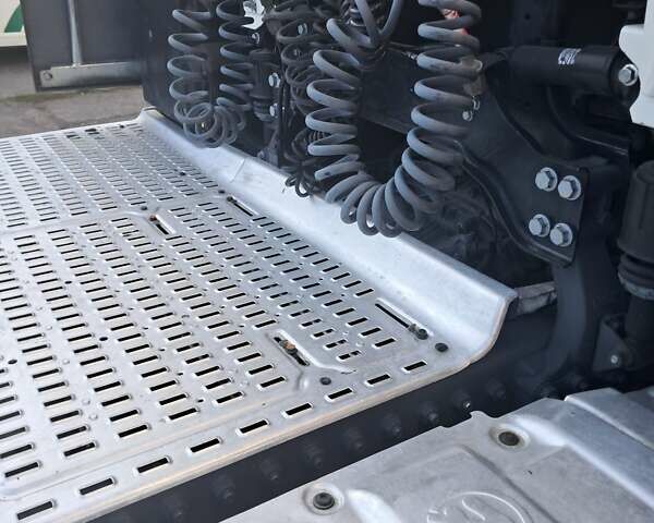Даф XF 106 2017 в Борисполе на Automoto.ua Белый Даф XF 106, объемом двигателя 0 л и пробегом 750 тыс. км за 24500 $, фото 18 на Automoto.ua