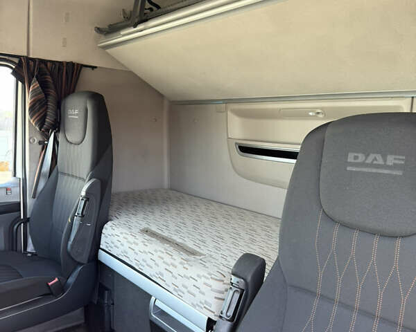 Белый Даф XF 106, объемом двигателя 12.9 л и пробегом 800 тыс. км за 26999 $, фото 32 на Automoto.ua