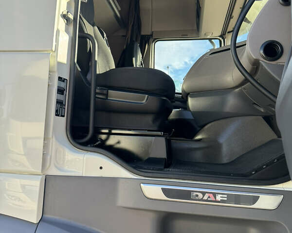 Белый Даф XF 106, объемом двигателя 12.9 л и пробегом 637 тыс. км за 30500 $, фото 26 на Automoto.ua