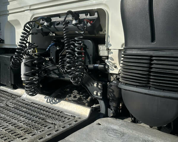 Білий Даф XF 106, об'ємом двигуна 12.9 л та пробігом 645 тис. км за 43736 $, фото 10 на Automoto.ua
