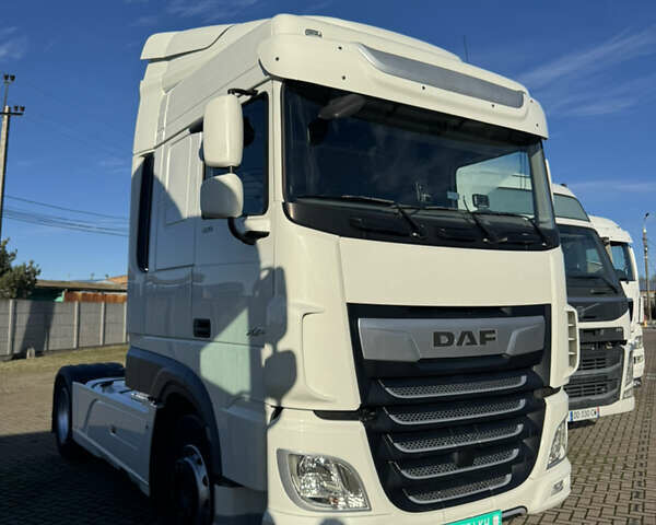 Белый Даф XF 106, объемом двигателя 12.9 л и пробегом 637 тыс. км за 30500 $, фото 2 на Automoto.ua