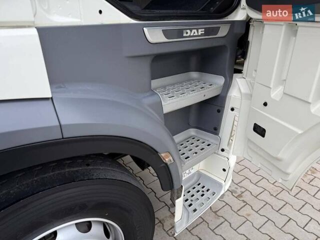 Белый Даф XF 106, объемом двигателя 12.9 л и пробегом 500 тыс. км за 35999 $, фото 115 на Automoto.ua