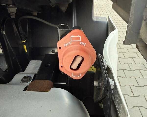 Белый Даф XF 106, объемом двигателя 12.9 л и пробегом 500 тыс. км за 35999 $, фото 22 на Automoto.ua