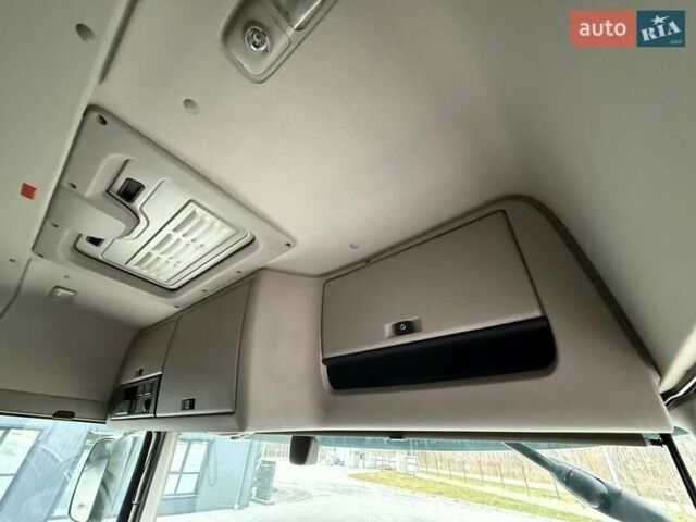 Белый Даф XF 106, объемом двигателя 12.9 л и пробегом 500 тыс. км за 35999 $, фото 125 на Automoto.ua