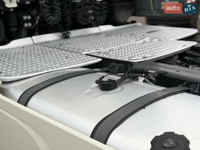 Белый Даф XF 106, объемом двигателя 12.9 л и пробегом 490 тыс. км за 38567 $, фото 6 на Automoto.ua