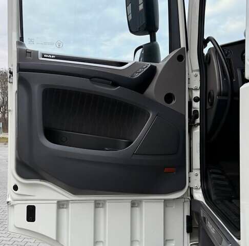 Белый Даф XF 106, объемом двигателя 12.9 л и пробегом 500 тыс. км за 35999 $, фото 68 на Automoto.ua