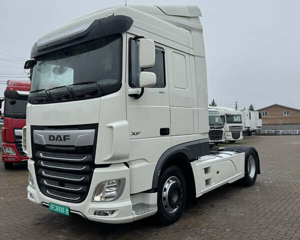 Белый Даф XF 106, объемом двигателя 12.9 л и пробегом 407 тыс. км за 39900 $, фото 2 на Automoto.ua