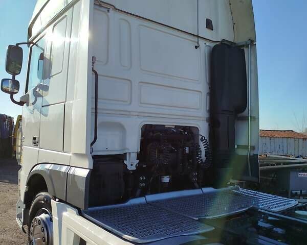 Бежевый Даф XF 106, объемом двигателя 0 л и пробегом 718 тыс. км за 21000 $, фото 2 на Automoto.ua