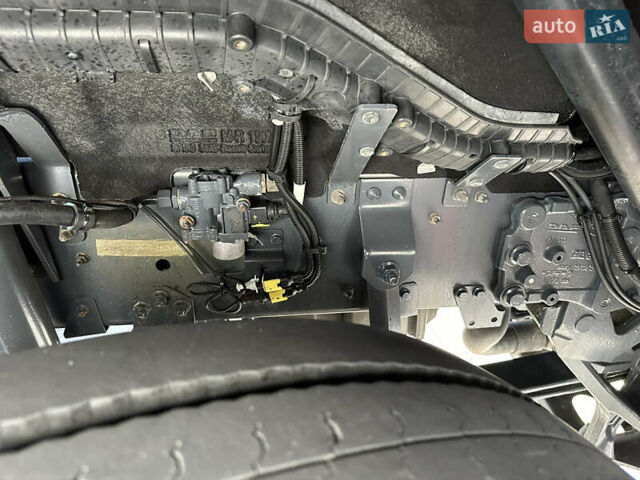 Даф XF 106 2013 у Тернополі на Automoto.ua Червоний Даф XF 106, об'ємом двигуна 12.9 л та пробігом 936 тис. км за 18499 $, фото 47 на Automoto.ua