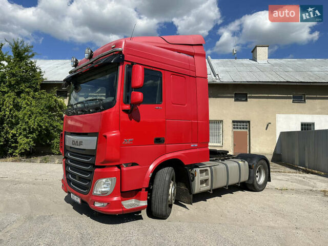 Красный Даф XF 106, объемом двигателя 12.9 л и пробегом 840 тыс. км за 20703 $, фото 1 на Automoto.ua