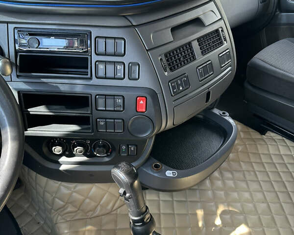 Красный Даф XF 106, объемом двигателя 12.9 л и пробегом 840 тыс. км за 20703 $, фото 9 на Automoto.ua