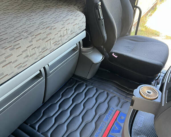 Красный Даф XF 106, объемом двигателя 12.9 л и пробегом 835 тыс. км за 16500 $, фото 48 на Automoto.ua