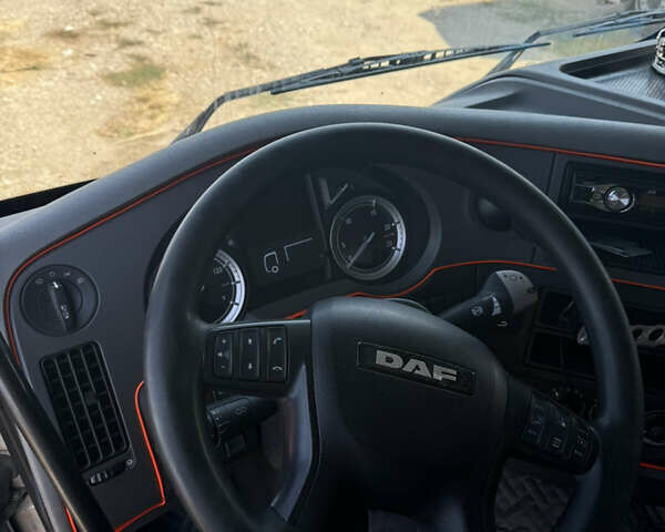 Серый Даф XF 106, объемом двигателя 10.8 л и пробегом 900 тыс. км за 24999 $, фото 9 на Automoto.ua