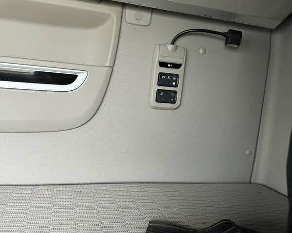 Серый Даф XF 106, объемом двигателя 12.9 л и пробегом 689 тыс. км за 32900 $, фото 31 на Automoto.ua